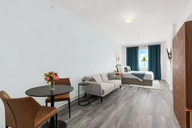 American Coastal Luxury Suites: Definitive Guide & Analysis